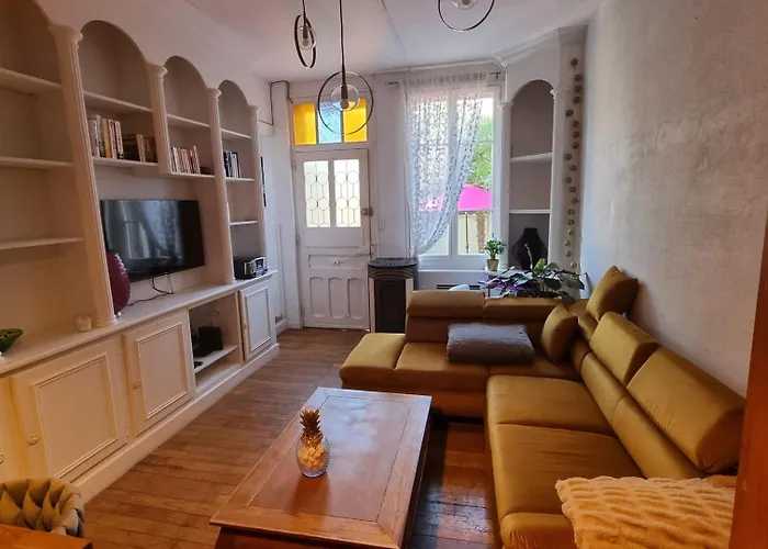 Maison Charmante, Annees 30 Avec Exterieur A L'ile Verte