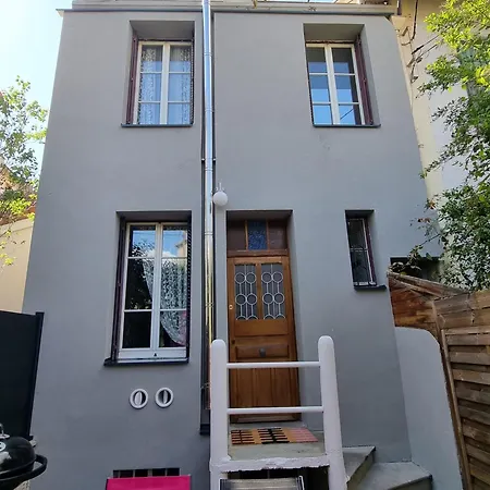 Maison Charmante, Annees 30 Avec Exterieur A L'ile Verte